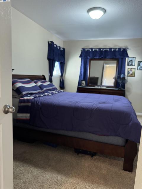 10342 Mono Ct, Stockton CA: https://media.crmls.org/mediaz/77154527-8a2a-4513-b5bc-21acc1a647cd.jpg