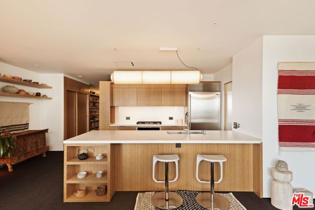 1155 S Grand Avenue, Los Angeles CA: https://media.crmls.org/mediaz/77155686-0b5d-4116-a665-93dbed8ba50f.jpg