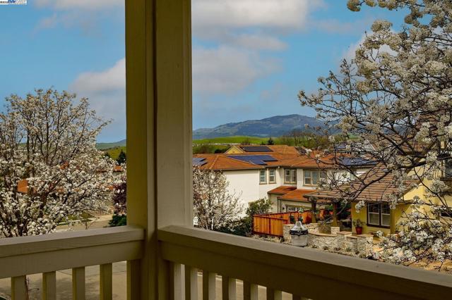 3712 Stonehenge Way, San Ramon CA: https://media.crmls.org/mediaz/77156a7f-8d32-45c8-9eb3-ca3e3768007c.jpg