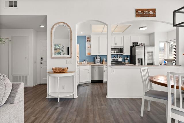 Detail Gallery Image 3 of 60 For 3575 Cameo Dr #45,  Oceanside,  CA 92056 - 3 Beds | 2 Baths