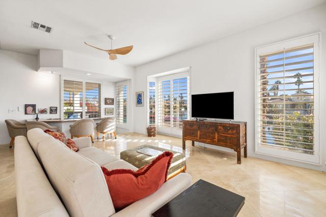 47560 Via Montigo, La Quinta CA: https://media.crmls.org/mediaz/77160c83-7067-43c3-b300-292182c7f0bb.jpg