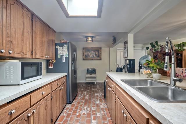 Detail Gallery Image 6 of 34 For 1080 Buena Pl, Carlsbad,  CA 92008 - – Beds | – Baths