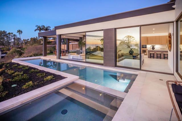 722 Amphitheatre Dr, Del Mar CA: https://media.crmls.org/mediaz/77179fff-02b1-43e2-977c-e14e50c1d0c6.jpg