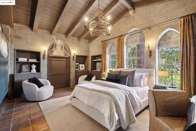 2900 Buena Vista Way, Berkeley CA: https://media.crmls.org/mediaz/7717a208-e9d0-4d64-95cb-1b7de7c47028.jpg