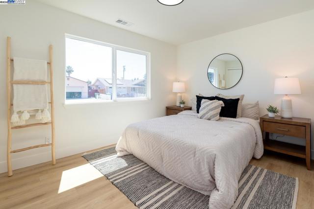 40186 Barbara St, Fremont CA: https://media.crmls.org/mediaz/7717d9fb-ce89-450c-9dd9-3863b088f1d5.jpg