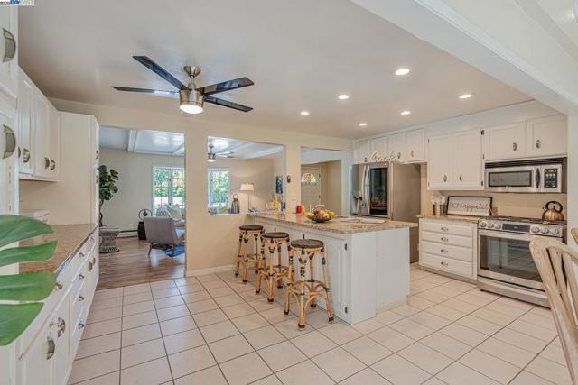 3950 Pinole Valley Rd, Pinole CA: https://media.crmls.org/mediaz/7717f92d-3c35-429c-b8b2-c34f9373c7b5.jpg