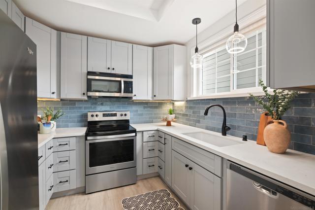 4204 3rd Ave, San Diego CA: https://media.crmls.org/mediaz/771818c4-98e9-4dfe-81fc-2a76640dbfb3.jpg