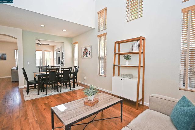663 Greylyn Dr, San Ramon CA: https://media.crmls.org/mediaz/77182fc9-6e9b-4e2d-ad5d-e1cd2ce11d37.jpg