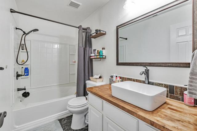 17165 Creekside Circle, Morgan Hill CA: https://media.crmls.org/mediaz/77187b6d-a2c5-42be-9130-c4150a73e907.jpg