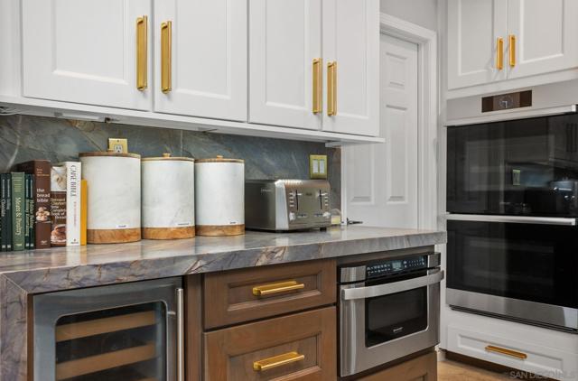 1217 BELLEFLOWER RD, Carlsbad CA: https://media.crmls.org/mediaz/7718975a-d7ff-4d73-8c7a-e61b57ac6bb1.jpg
