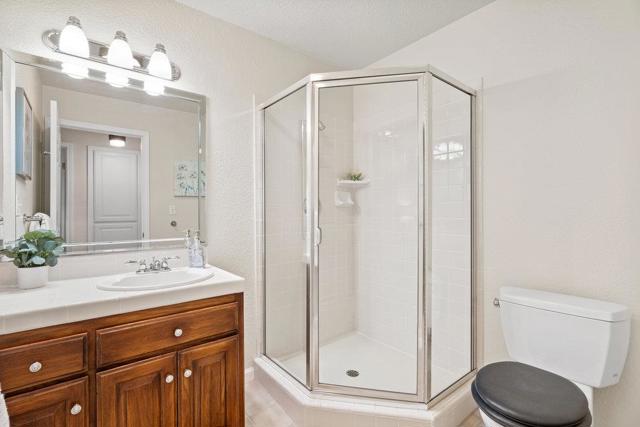 550 El Camino Real, Burlingame CA: https://media.crmls.org/mediaz/7719a869-fb8e-4902-aa3f-4dfa7c92a9f0.jpg