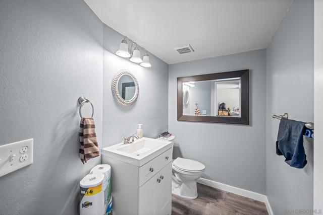 8451 Via Mallorca Unit 31, La Jolla CA: https://media.crmls.org/mediaz/771a5bdd-fe8d-4071-8c72-2b2529c115f5.jpg