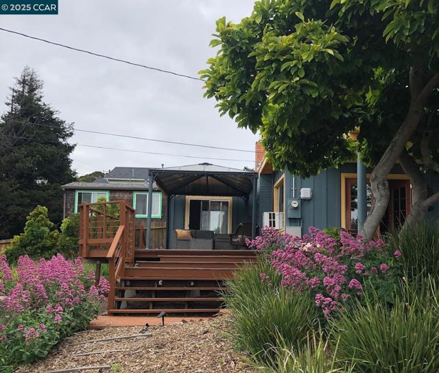 1502 Hillcrest Road, San Pablo CA: https://media.crmls.org/mediaz/771aa8ee-7609-4832-8b26-f7c2d2f0b6e2.jpg