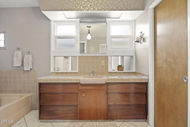 109 Shamrock Drive, Ventura CA: https://media.crmls.org/mediaz/771acaa6-e8e4-4e43-802d-dc28cef2962c.jpg