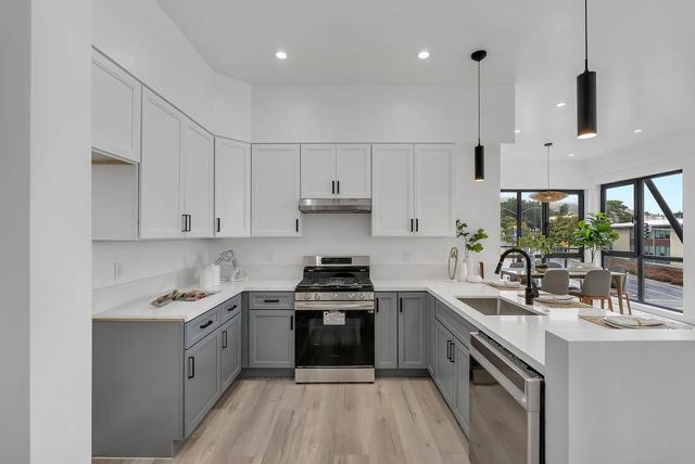 889 McLellan Drive, South San Francisco CA: https://media.crmls.org/mediaz/771ad127-c56d-4259-9d62-346690d423e9.jpg