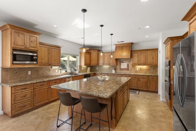 6433 Dehesa Road, El Cajon CA: https://media.crmls.org/mediaz/771b18e9-4d90-44b4-8260-5ef6c0d6d290.jpg