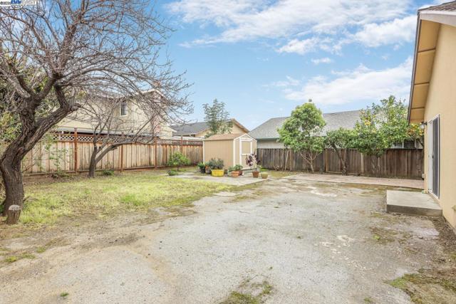 33408 4th Street, Union City CA: https://media.crmls.org/mediaz/771bc8b5-7f5e-4a89-8dfb-46149cbbb00e.jpg