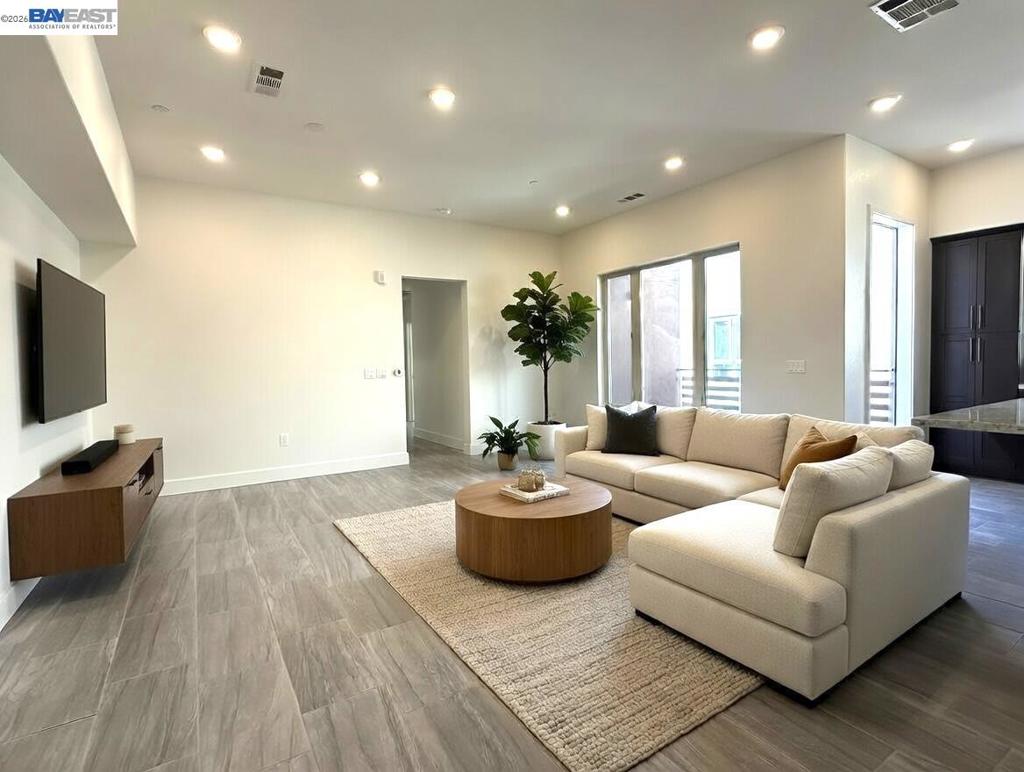 1625 Delano St #31