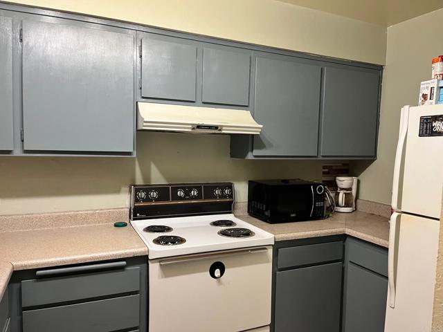 7948 Mission Center Court, San Diego CA: https://media.crmls.org/mediaz/771cc61b-cc5f-44f7-8fda-45110789cbab.jpg
