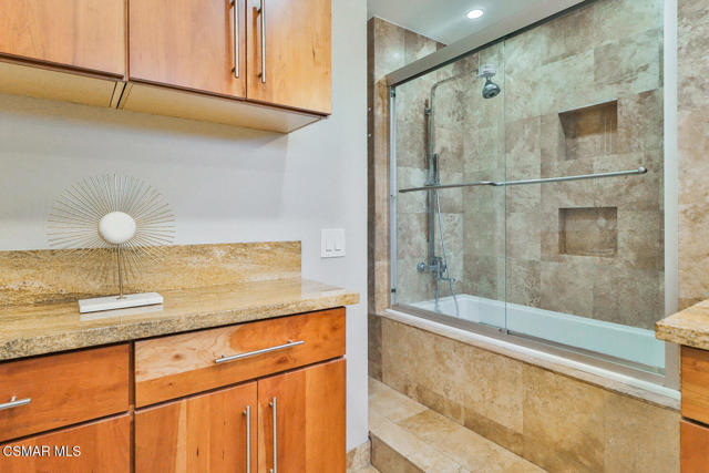 434 Vista Dorado Lane, Oak Park CA: https://media.crmls.org/mediaz/771ce52d-e7af-4d01-aeac-ec9f55a55961.jpg