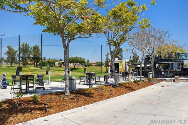 1104 Parkview Dr, Oceanside CA: https://media.crmls.org/mediaz/771cf508-176d-4ae0-8205-3de38d22a111.jpg