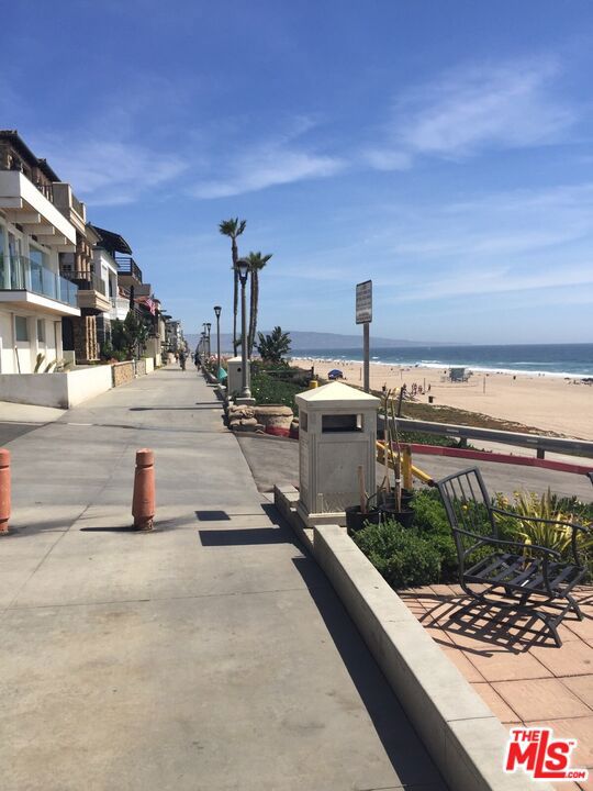 472 Rosecrans Avenue, Manhattan Beach, California 90266, 0 ,Residential Income,For Sale,Rosecrans,0,26830069