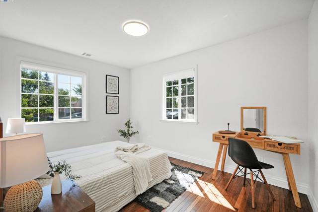 17303 Via Andeta, San Lorenzo CA: https://media.crmls.org/mediaz/771d98ec-e50c-4766-8539-8d50768d66a8.jpg