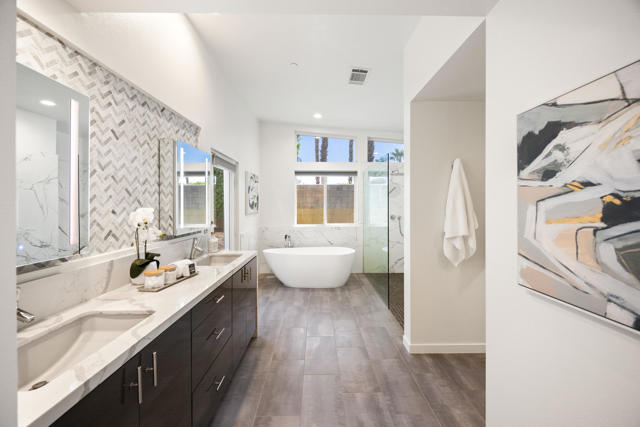 562 Skylar Lane, Palm Springs CA: https://media.crmls.org/mediaz/771e0302-89dd-47db-a451-1144a79e0bcd.jpg