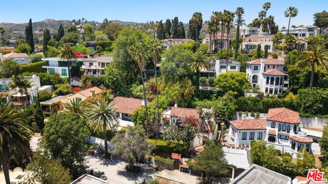 6615 Emmet Terrace, Los Angeles CA: https://media.crmls.org/mediaz/771e703a-648f-4cb5-8513-686f7d289870.jpg