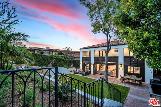 1736 Paseo Del Mar, Palos Verdes Estates CA: https://media.crmls.org/mediaz/771e95d7-b8f7-43d4-a46c-1b7a9fe3578d.jpg