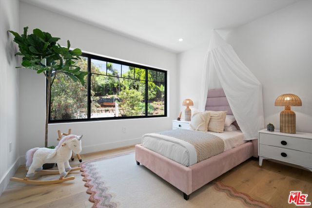 101 Greenfield Avenue, Los Angeles CA: https://media.crmls.org/mediaz/771efd78-ae96-4499-9b69-4e590740326e.jpg