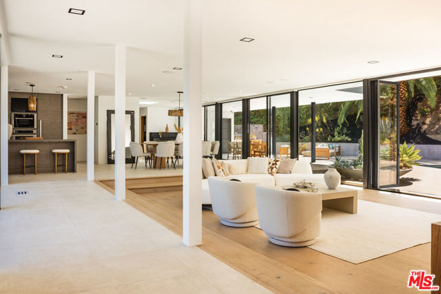 9991 Liebe Drive, Beverly Hills CA: https://media.crmls.org/mediaz/771f0ab1-7e96-4e65-a1d4-65b34b763e16.jpg