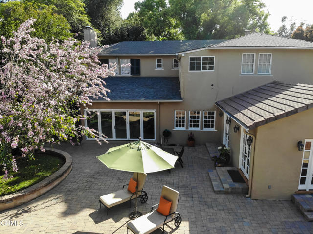 584 Rosemont Avenue, Pasadena CA: https://media.crmls.org/mediaz/771f1016-1809-4133-ba99-e0bbc7ad6379.jpg
