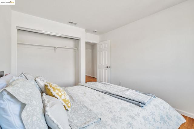 1261 King Loop, Tracy CA: https://media.crmls.org/mediaz/771f3e46-d05e-4e1c-853a-ffe5a84b75d0.jpg