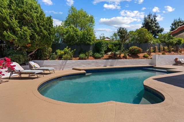 1920 Glennaire Drive, Escondido CA: https://media.crmls.org/mediaz/771faf48-1f3e-4004-a1a8-a5d182cd4868.jpg