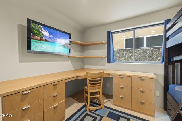 3629 Ocean Drive, Oxnard CA: https://media.crmls.org/mediaz/77201195-c8bb-4f1b-bd11-f2422ed071d8.jpg