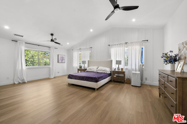 5656 Penfield Avenue, Woodland Hills CA: https://media.crmls.org/mediaz/7720f017-a045-4209-bef2-92fa1352ecb0.jpg