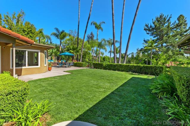 13627 Poway Springs Rd, Poway CA: https://media.crmls.org/mediaz/77214d7f-8c12-4bc4-a036-1ee683f66026.jpg