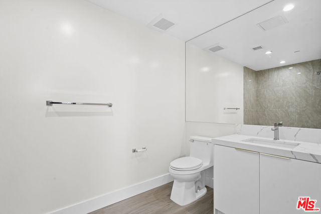 11042 La Maida Street, North Hollywood CA: https://media.crmls.org/mediaz/77219bed-7884-4c09-940e-c18c4dc5f274.jpg