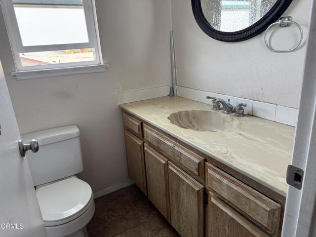 8223 Tiara Street, Ventura CA: https://media.crmls.org/mediaz/77226e9b-2254-478b-9169-8162c76941cf.jpg