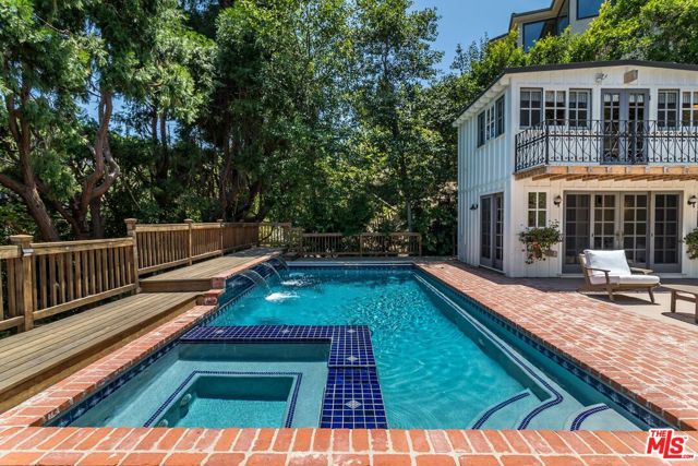 3940 Davana Road, Sherman Oaks CA: https://media.crmls.org/mediaz/7722ca1a-8869-49d8-ad29-18f7c42eab82.jpg