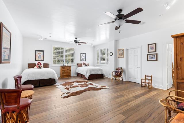 10166 Rancho Roble Rd., Escondido CA: https://media.crmls.org/mediaz/7723339a-b723-44af-bd9c-26078414299f.jpg
