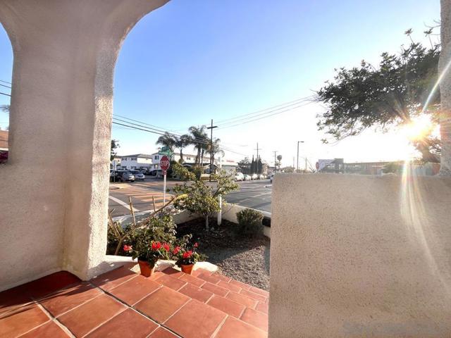 4603 35th St, San Diego CA: https://media.crmls.org/mediaz/77233c19-64ce-40be-891d-0468472751b9.jpg