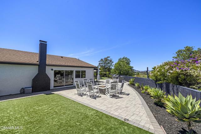 915 W Marcello Avenue, Thousand Oaks CA: https://media.crmls.org/mediaz/77237b63-b946-4107-9256-0894e4417f16.jpg