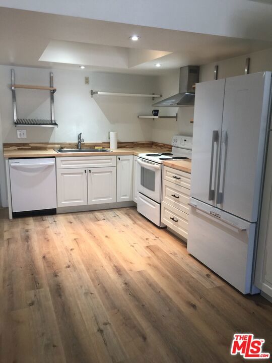 Image 1 of 8 For 9647 Spyglass Avenue 24