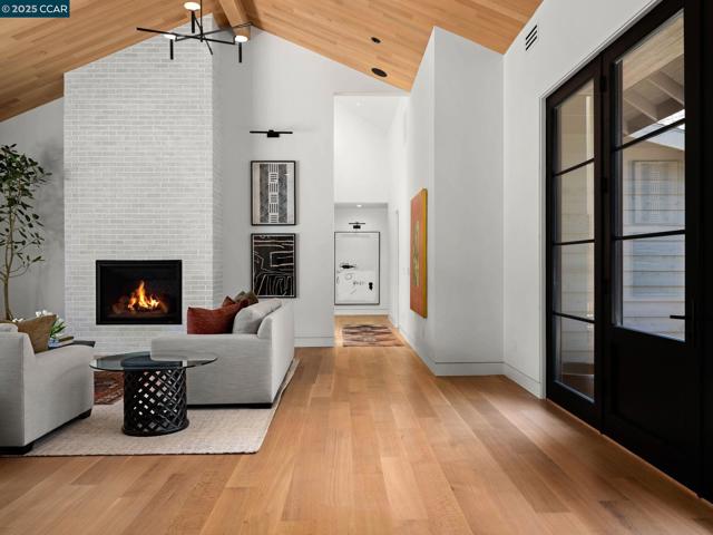 3364 Las Huertas Rd, Lafayette CA: https://media.crmls.org/mediaz/7724f74a-7797-43a8-9e70-429e490738d1.jpg