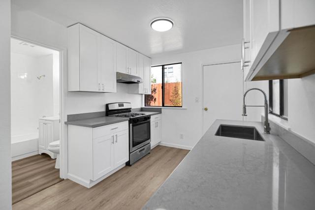 48 Harrington Street, San Francisco CA: https://media.crmls.org/mediaz/77250522-4f0e-4b26-8d42-ade10104bd4d.jpg