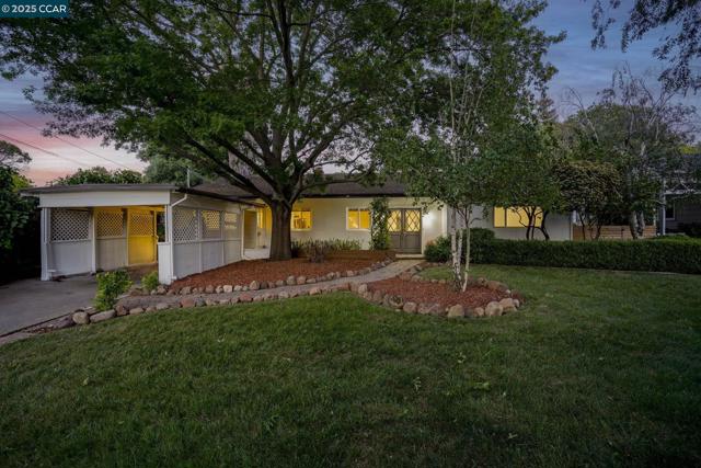 1536 Maynard St, Concord CA: https://media.crmls.org/mediaz/7725f2db-e9fb-43ac-a1c7-e6e4b06267e7.jpg