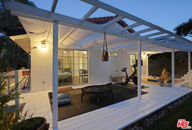 2365 Old Topanga Canyon Road, Topanga CA: https://media.crmls.org/mediaz/7725f98e-1adb-490a-86f3-9fbfed815799.jpg