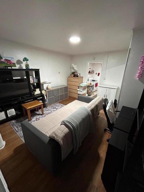 612 Central Avenue, Salinas CA: https://media.crmls.org/mediaz/7726034c-eb36-4607-a601-eb9cf1740fa4.jpg